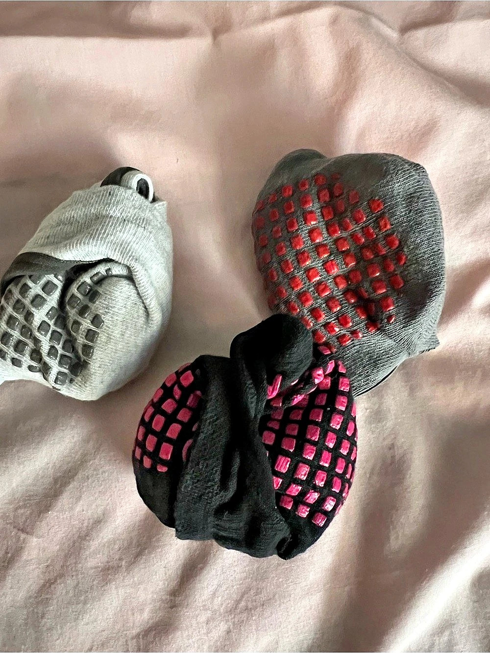 Tucketts Toeless Grip Socks in Black & Gray